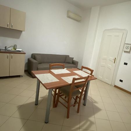 Ferienwohnung Apartament Piata Victoriei Timişoara Exterior foto