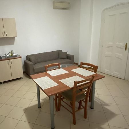 Ferienwohnung Apartament Piata Victoriei Timişoara Exterior foto