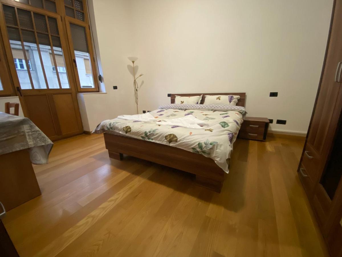 Ferienwohnung Apartament Piata Victoriei Timişoara Exterior foto